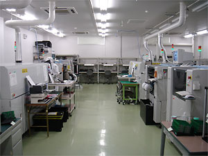 クリーンルーム内表面実装ライン